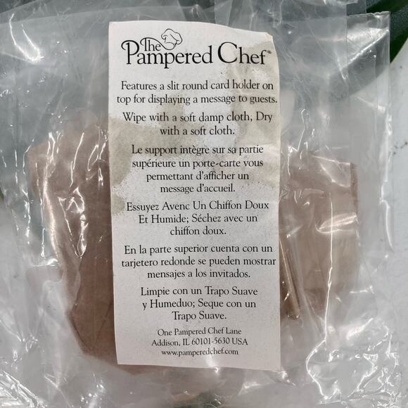 The Pampered Chef 2189 Silver Metal Square Name Card Holder Napkin Ring Set Of 2 - Picture 5 of 6